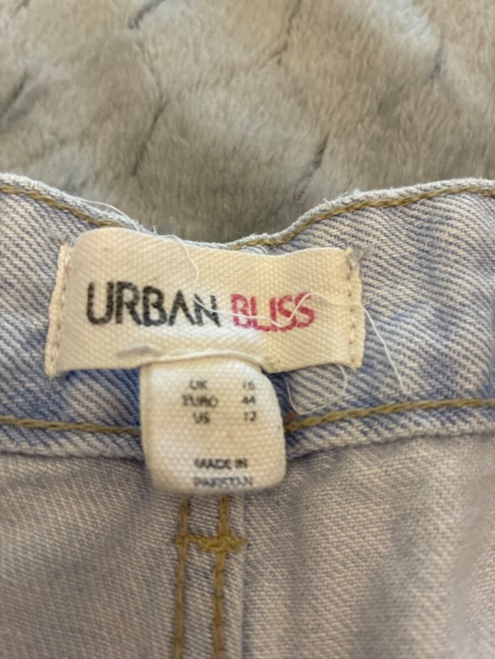 Urban Bliss Denim Shorts Womens Size 12 Light Wash Blue Jean Shorts Mid Rise - Picture 2 of 8